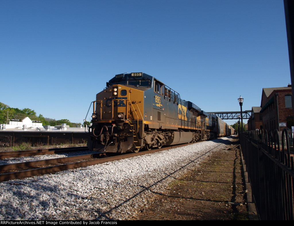 CSX 895